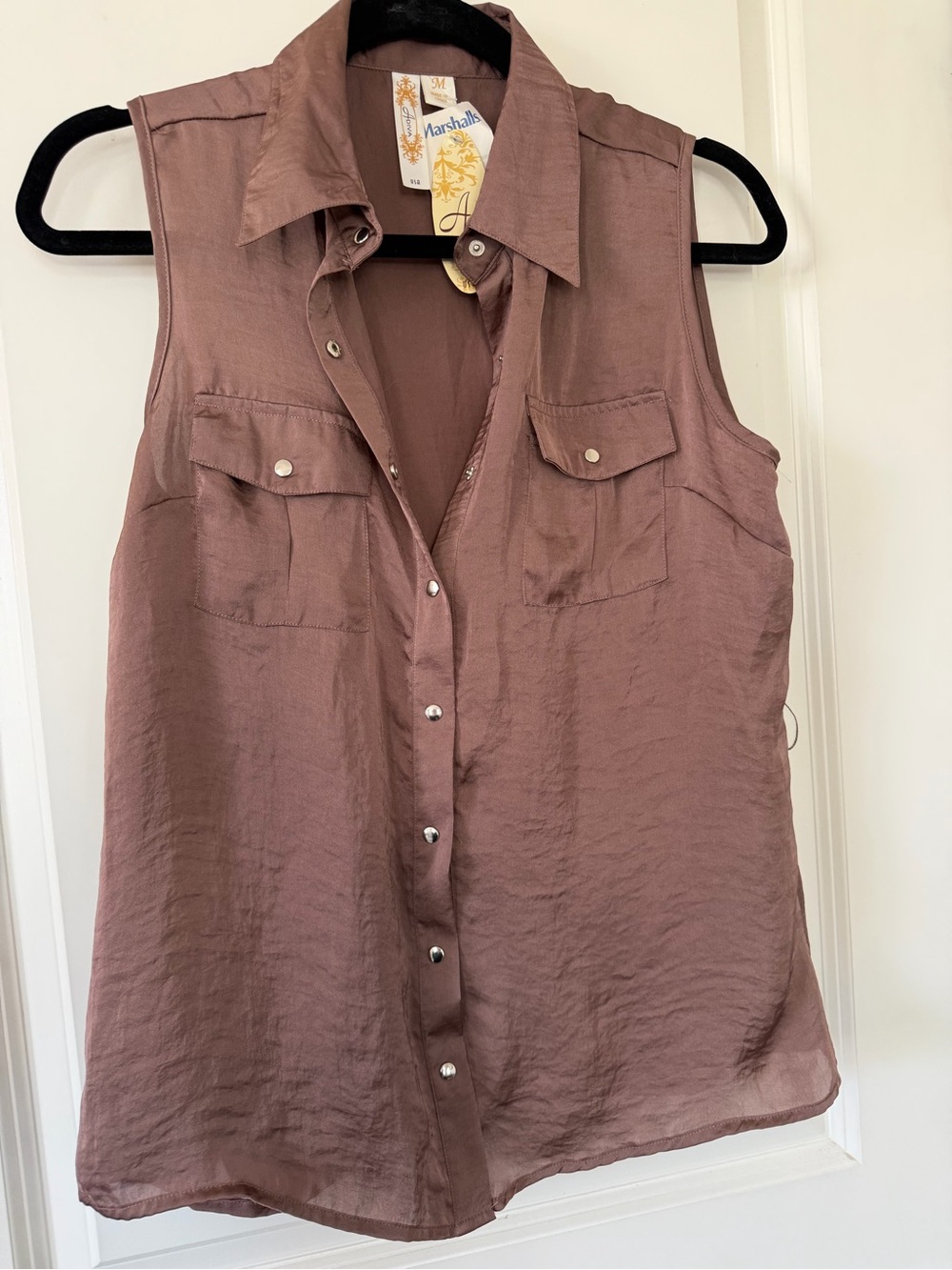 Adiva Sleeveless Button-Front Blouse in Mauve